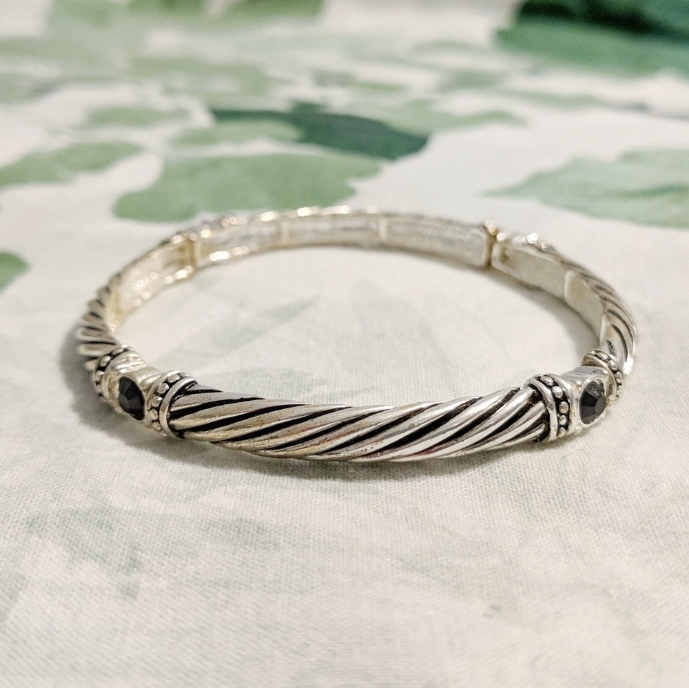 Expandable Silver Grooved Bracelet w/ Black Stones